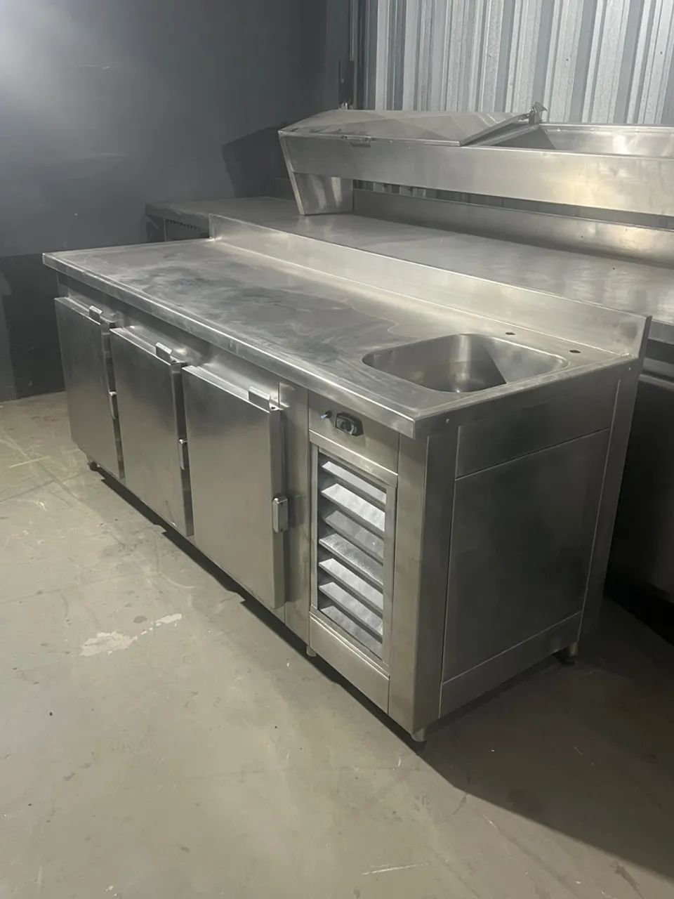 Balcoes de Aço Inox com Pia e Refrigerador