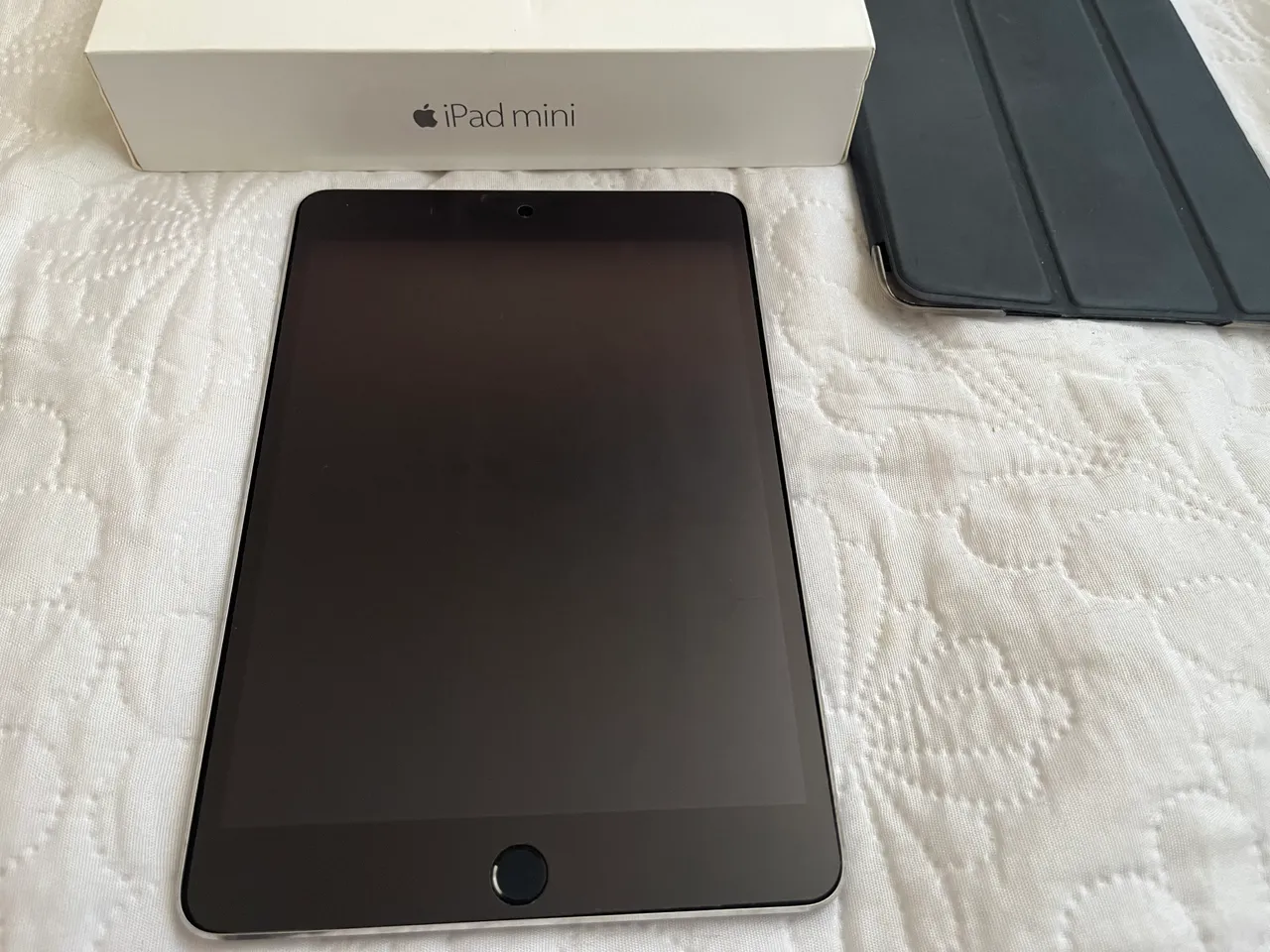 iPad本体 Apple iPad mini 4 128GB Wi-Fi + Cellular 132449ac29684a97334d47b44fadec