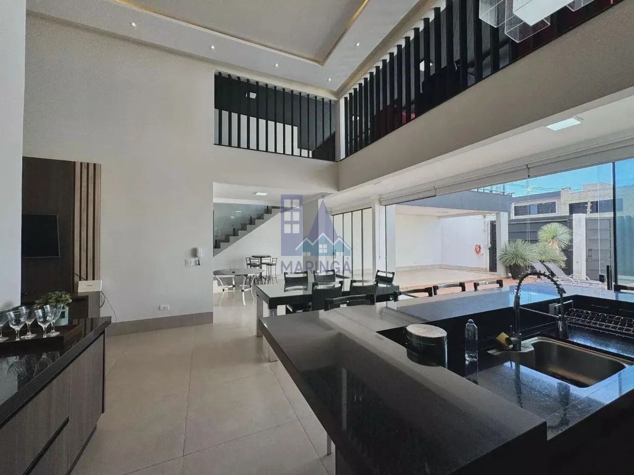 Sobrado mobiliado a venda com 3 suítes, piscina, cozinha gourmet com churrasqueira em Port - Foto 3