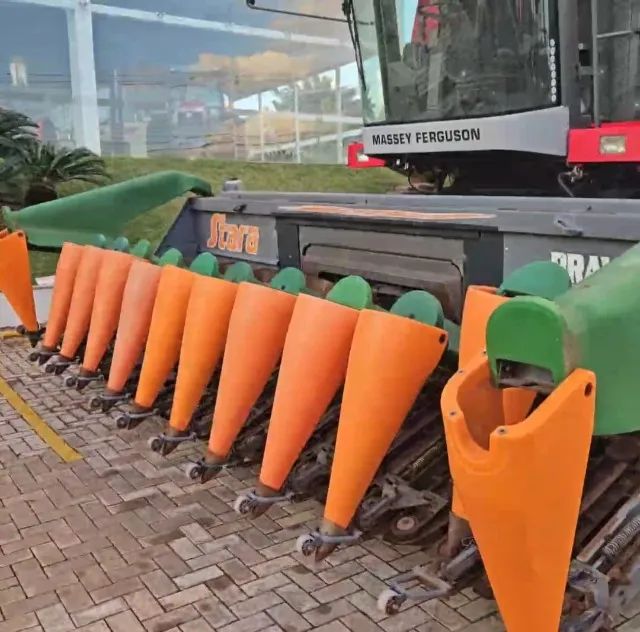 Plataforma de Milho 11x45 Linhas marca Stara ano 2012  - Foto 5