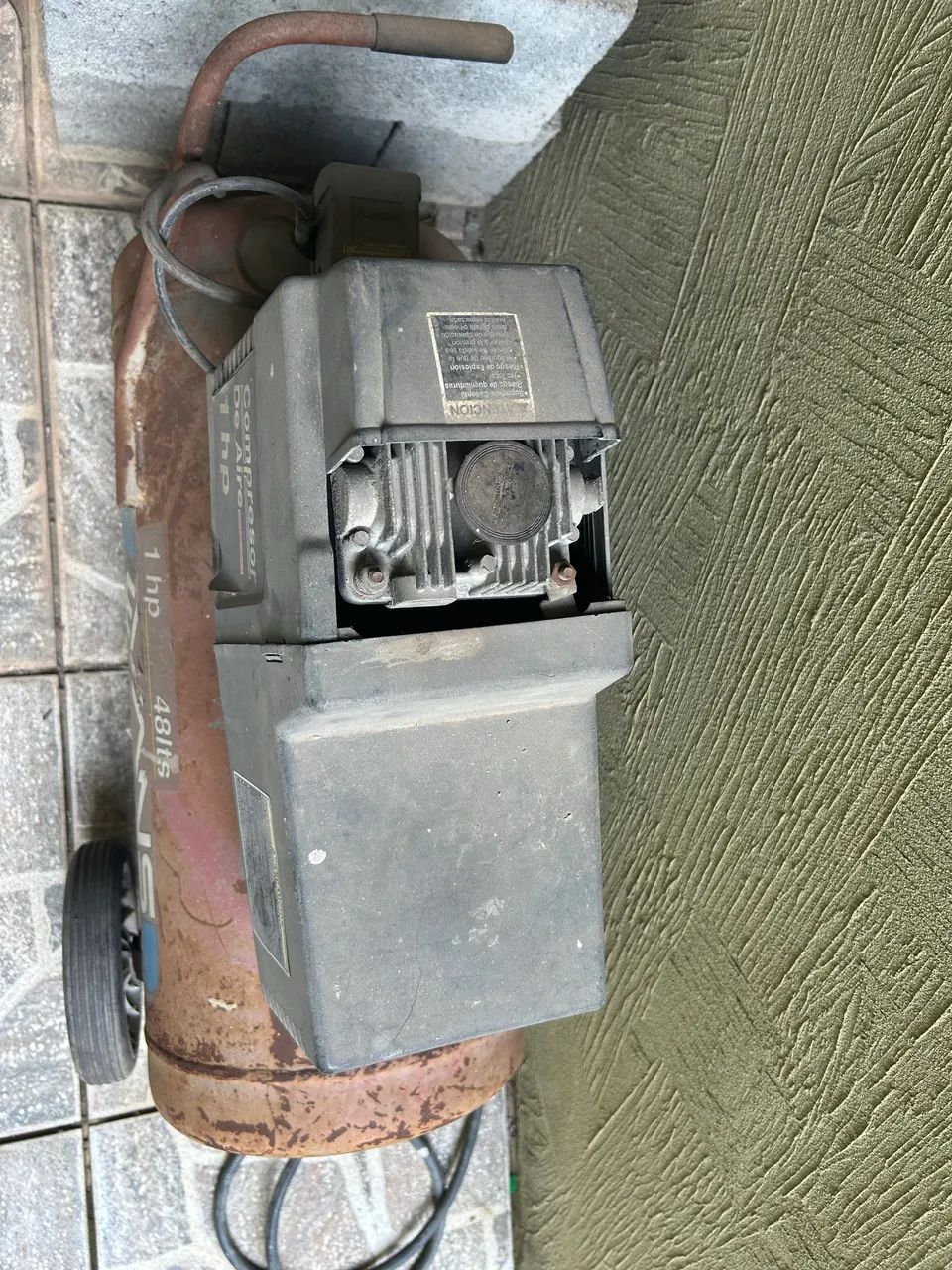 Compressor de ar portátil Evans Usado  - Foto 3