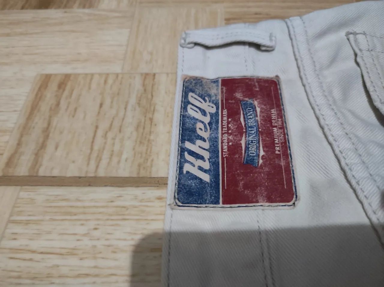 Short Jeans Branco Desfiado Khelf  - Foto 3