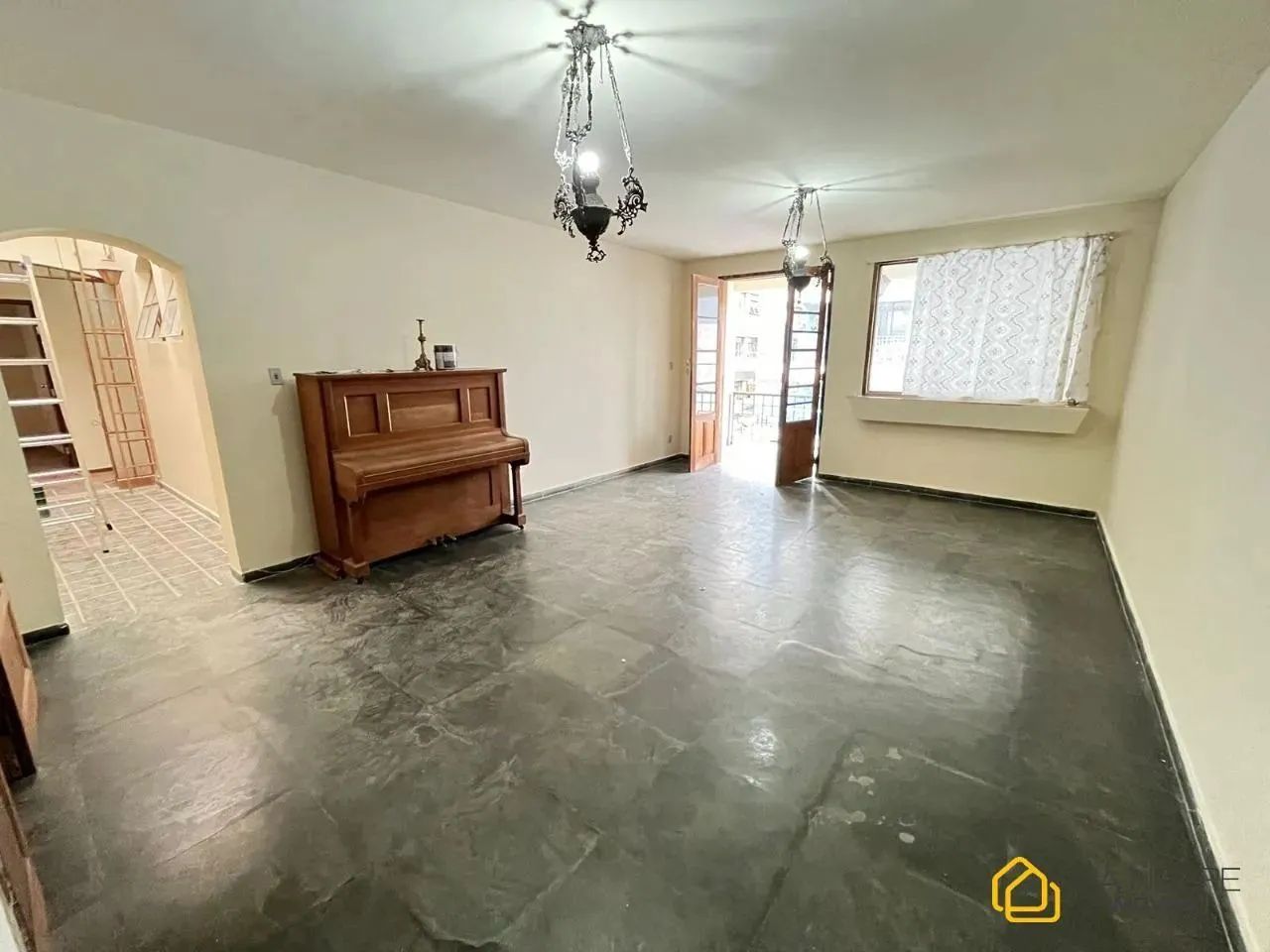 Excelente casa para locação para fins comerciais ou residenciais