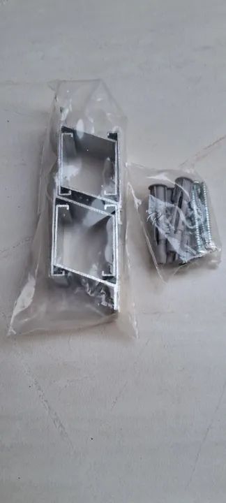 Suporte para trilho rodinato com parafusos e buchas