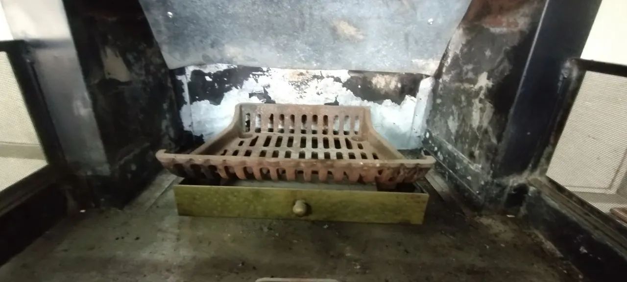 Lareira a lenha de Metal com detalhes em Latão - Foto 3