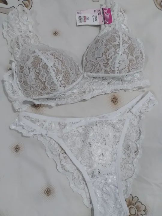 Conjunto de lingerie renda branca DeMillus