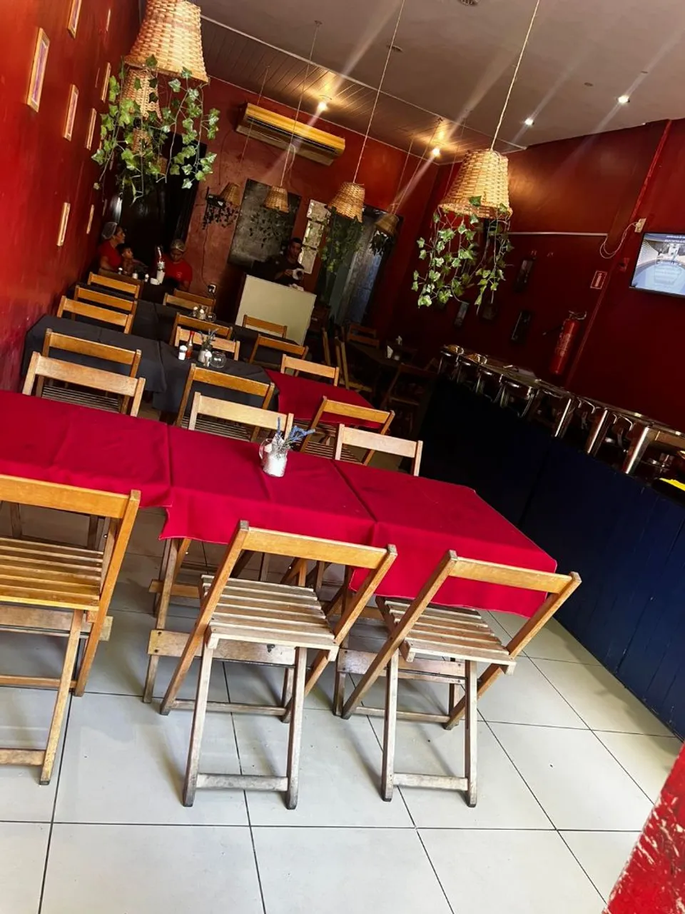 Vende-se restaurante.