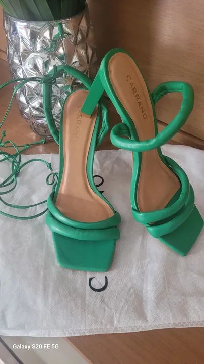 Sandálias femininas Carrano verde