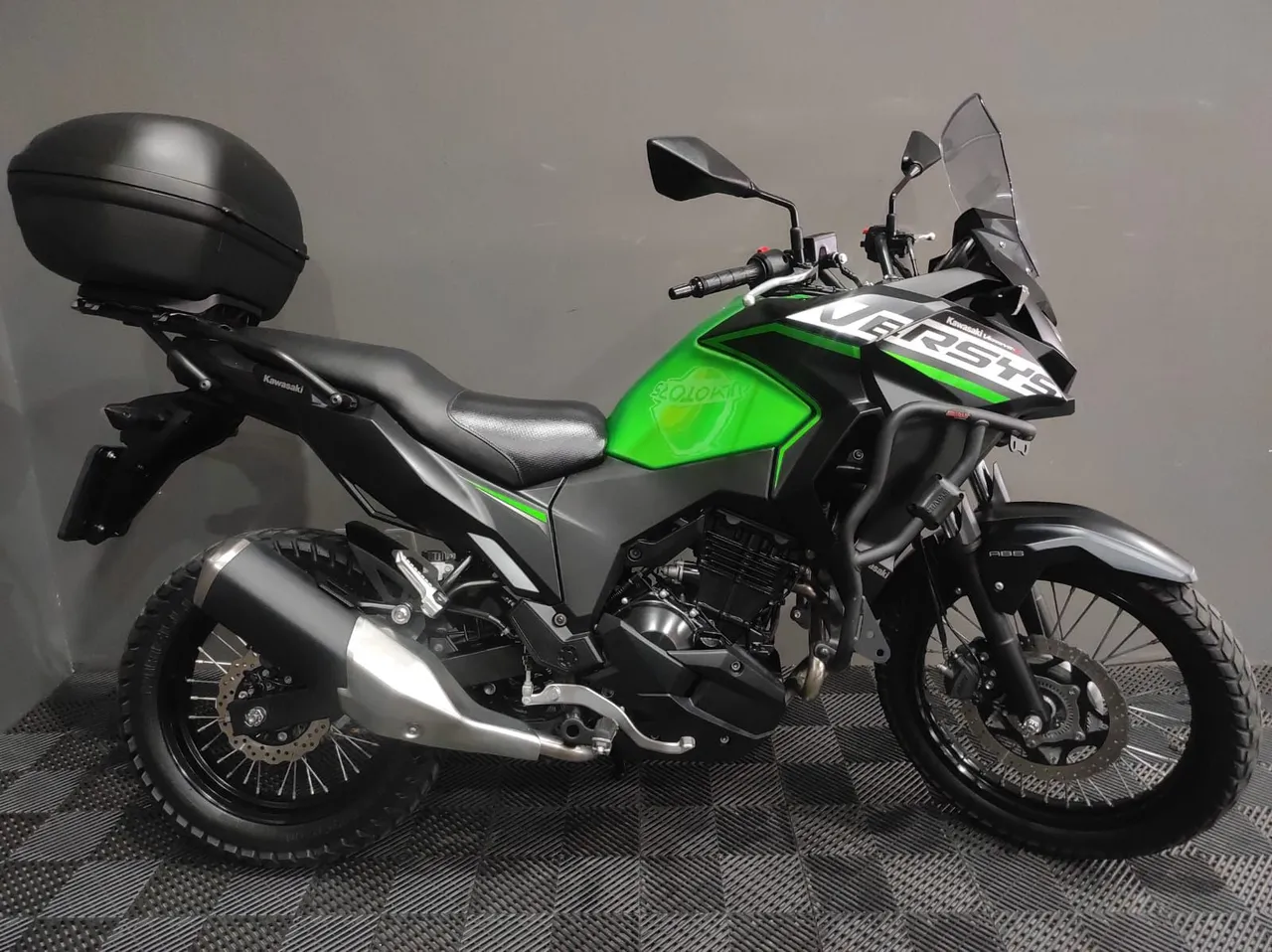 VERSYS 300 EXTREMO ESTADO DE CONSERVAÇÃO SUL MOTORS 