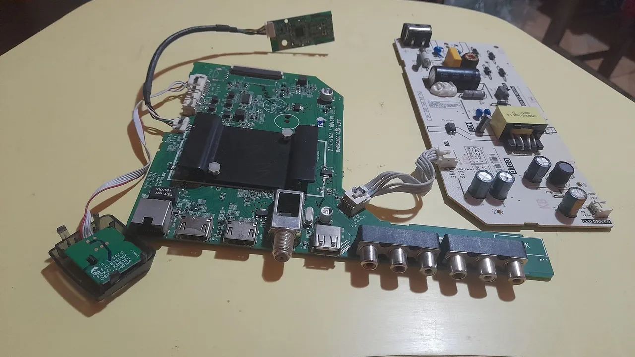 Placa principal tv philco ptv32g50sn completa como nas fotos