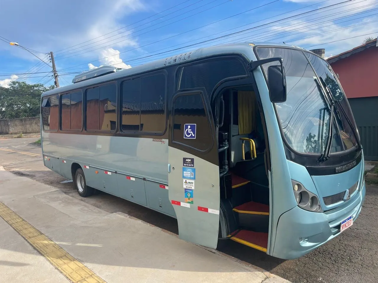 Micro ônibus Neobus thunder Plus