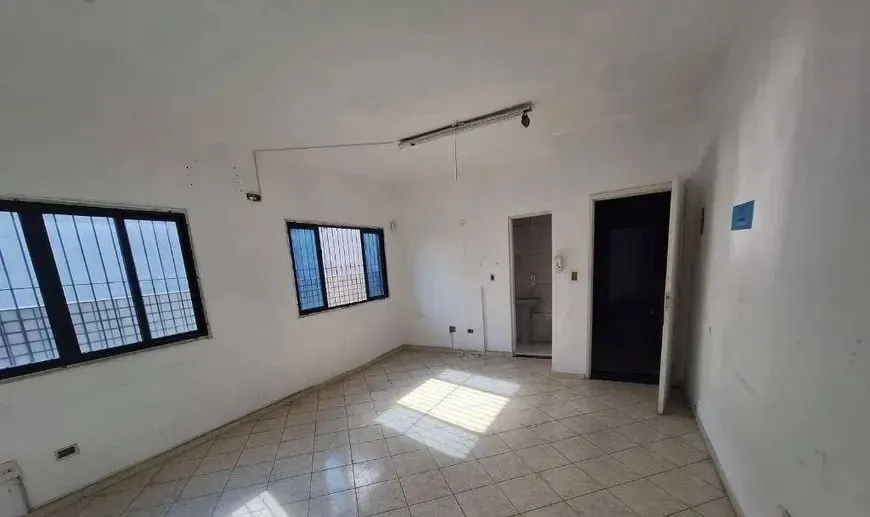 Prédio Inteiro para locação com 680m² e 8 vagas no Centro de Guarulhos