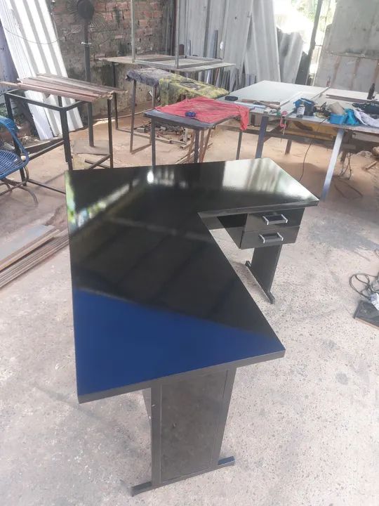 Mesa de Escritório em L Preta