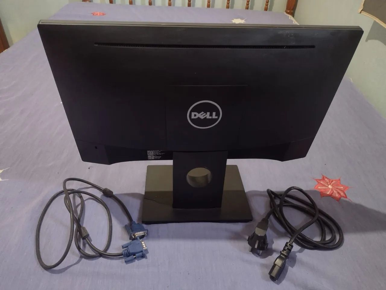 Monitor Dell com Cabos - Perfeito para uso! - Foto 3