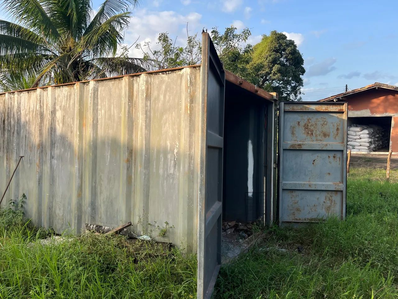 Container64850322658049121