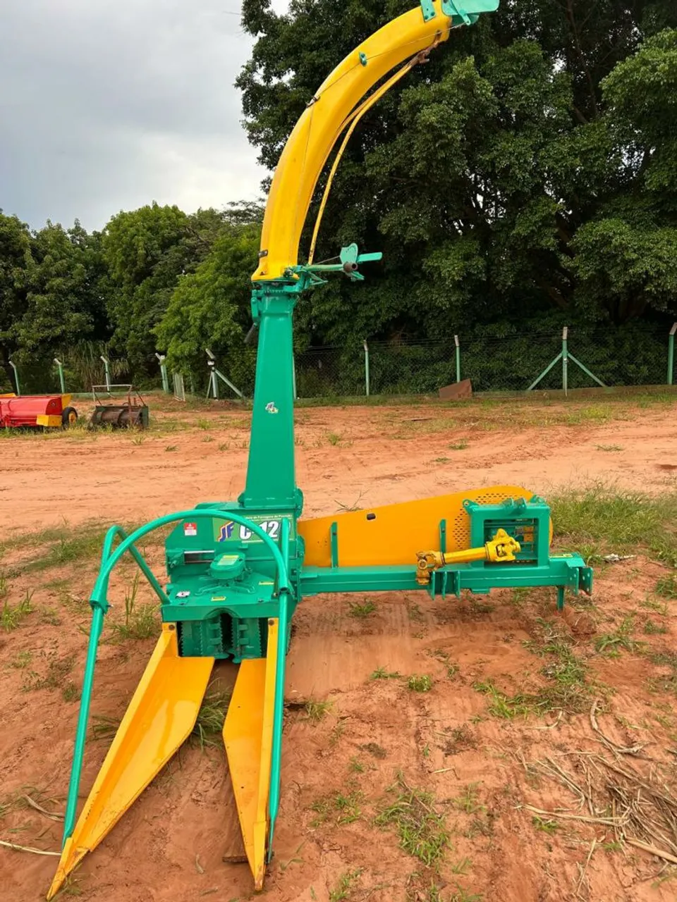 Forrageira JF C120 reformada 