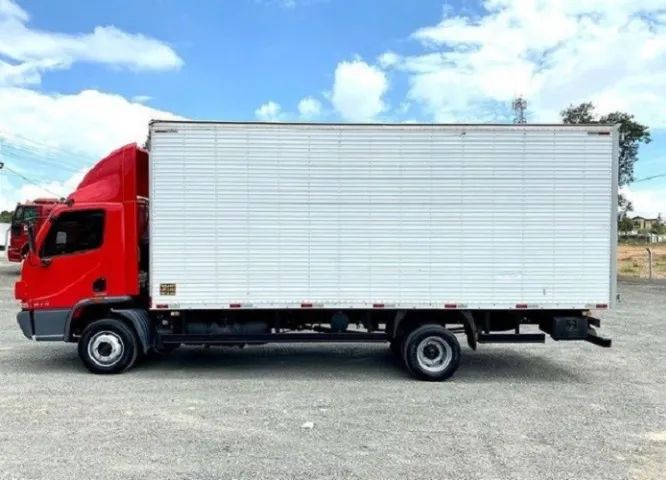Mercedes-Benz Accelo 815 - Ano 2015 | Baú Carga Seca 6m x 2,50m - Foto 3