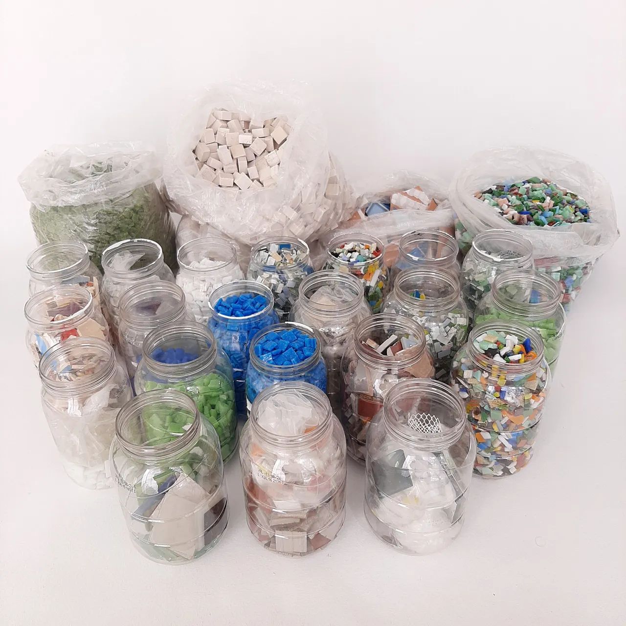 30 Kg pastilhas e recortes para mosaico