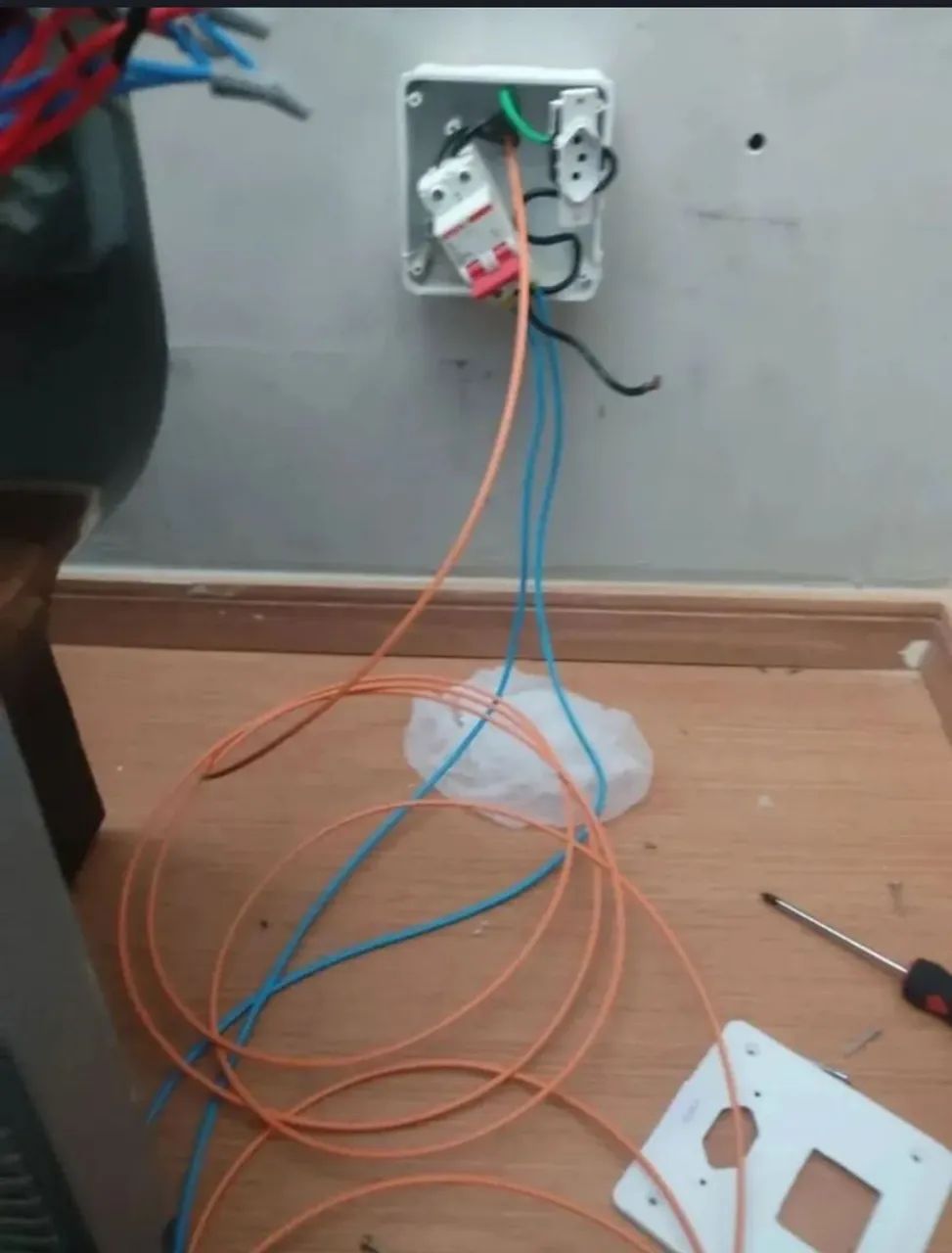 ELETRICISTA Curitiba e  Região  - Foto 5