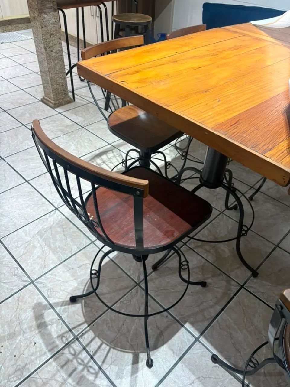 Conjunto mesa e cadeiras - Foto 3