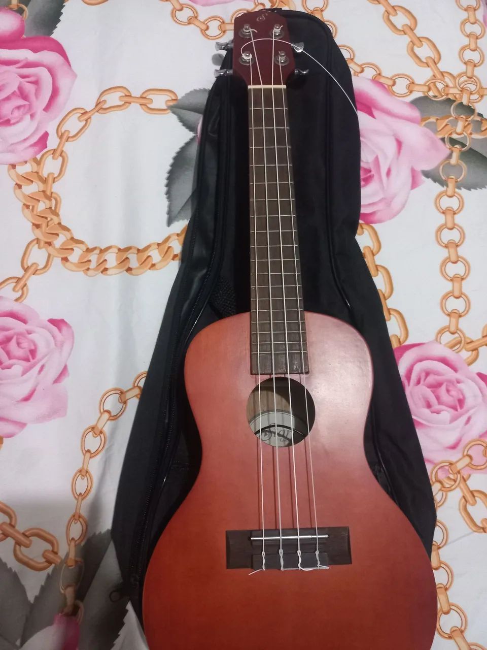 Ukulele giannini Elétrico 