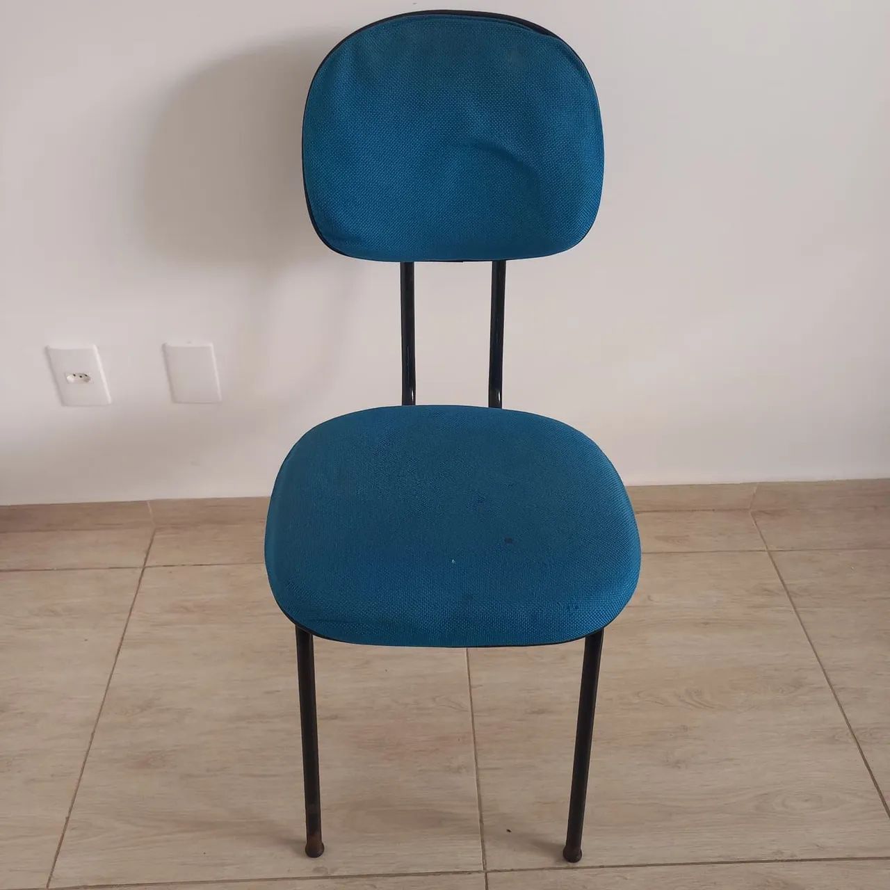 4 cadeiras em otimo estado
