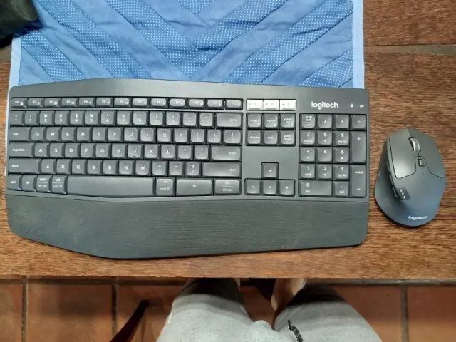 Combo Teclado e Mouse sem fio Logitech K850 com Teclado com Apoio, Mouse Destro, USB Unify - Foto 3