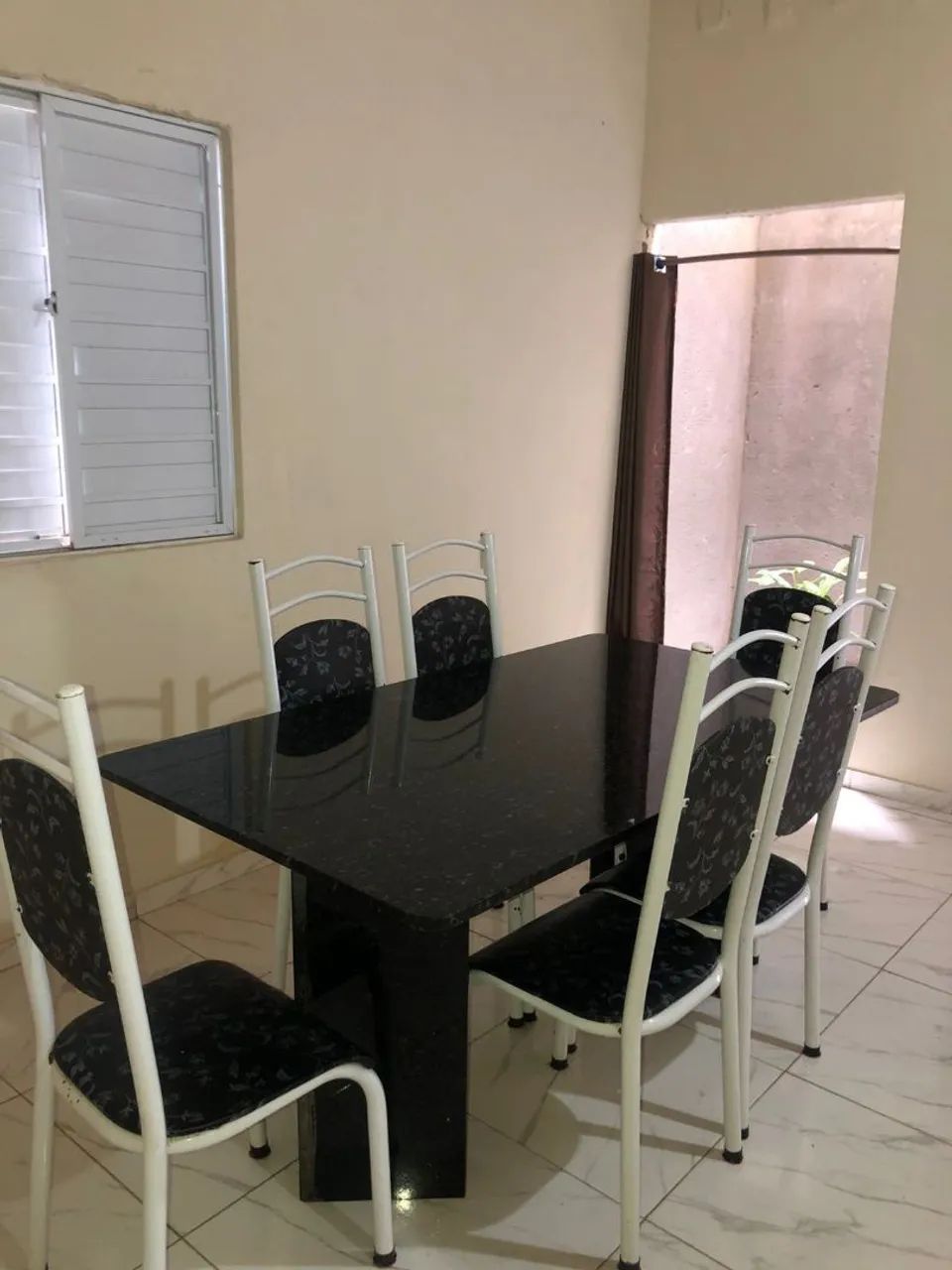 Mesa de marmore impecável 