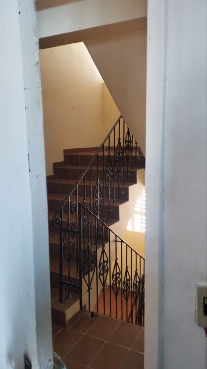 Aluga-se quarto mobiliado para mulheres - Foto 4