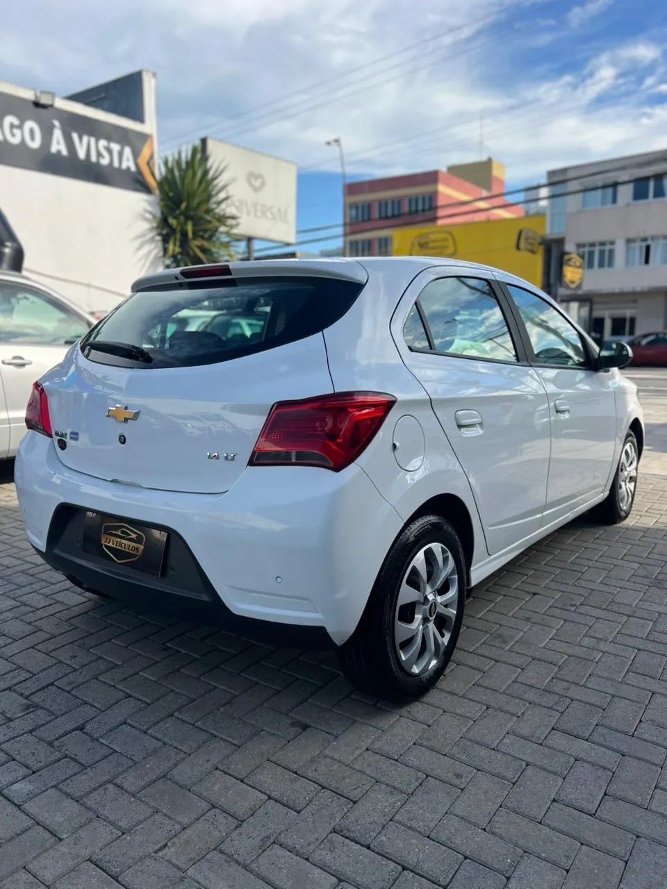 Chevrolet Onix Hatch LT 1.4 8V Flex Mec. 4P 2018 - Foto 4