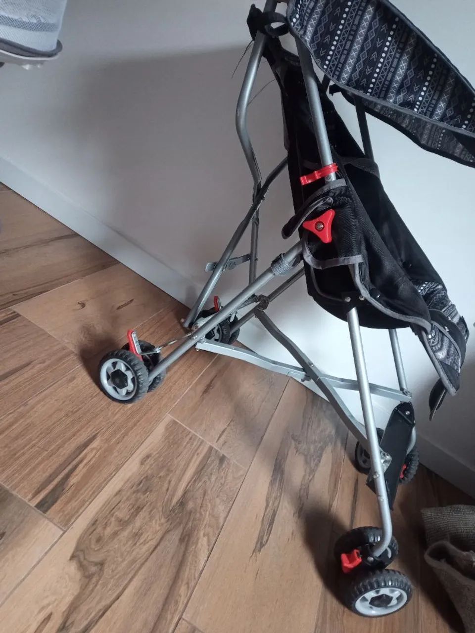 Carrinho de passeio em perfeito estado de conservação  - Foto 2
