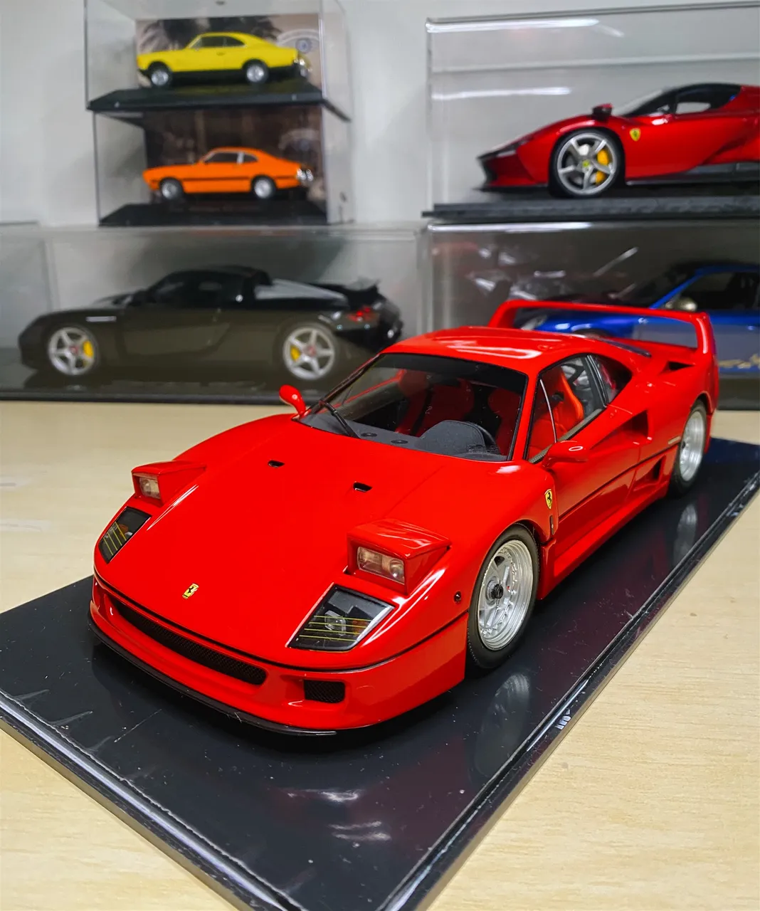 Tomica Limited Vintage NEO TLV Ferrari F40 1989 Vermelho 1/64