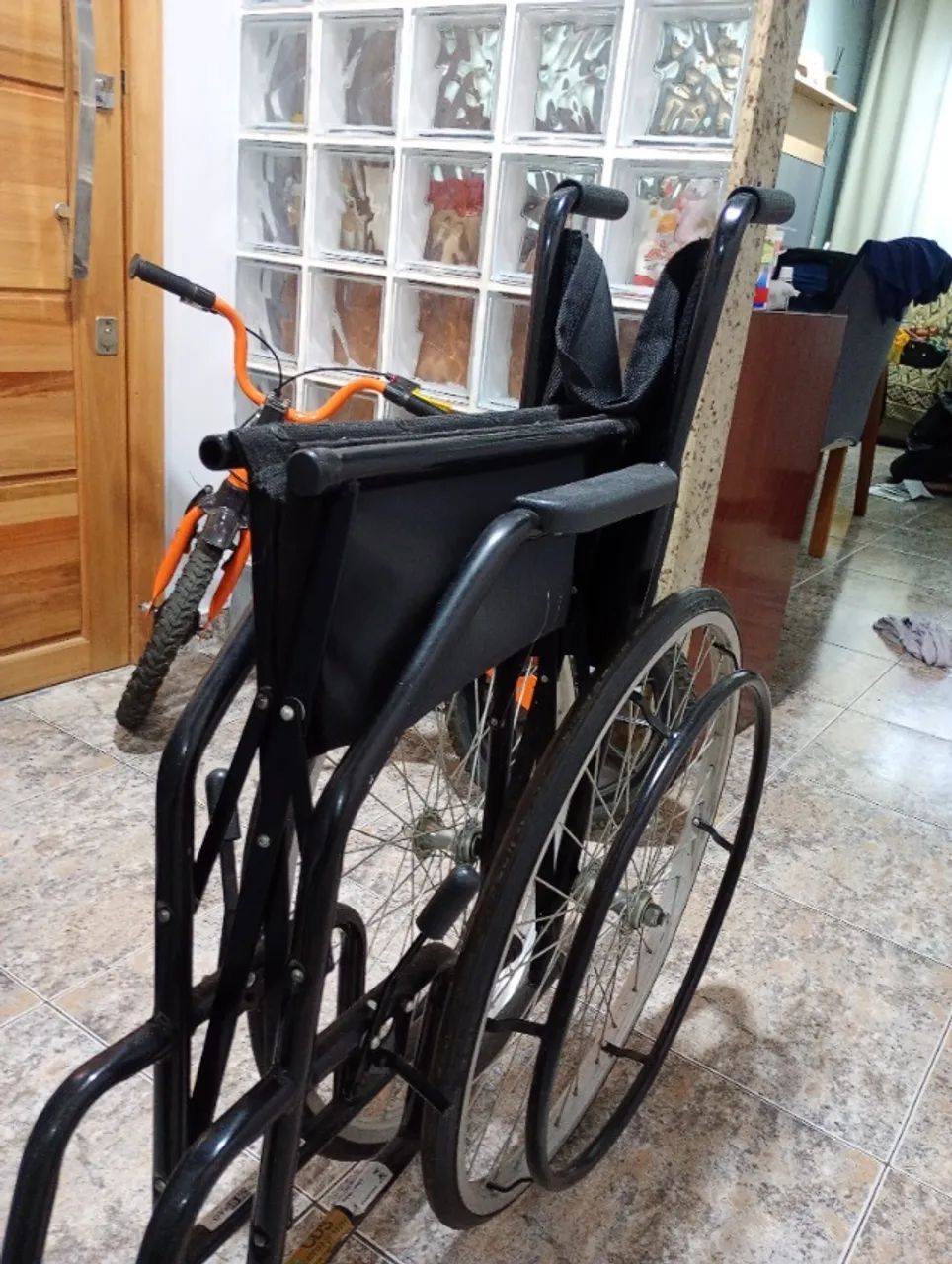 Cadeira de Rodas - Foto 2