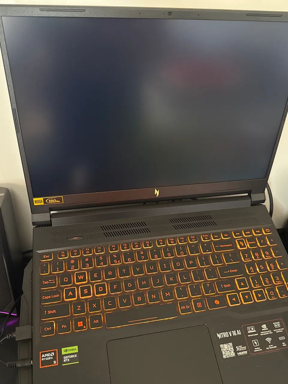 ACER NITRO V16, RTX 5050, RYZEN, 180hz - Foto 3