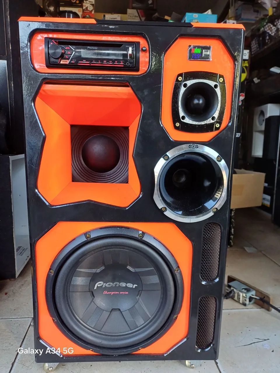 Vendo 1 caixa bob su 12 