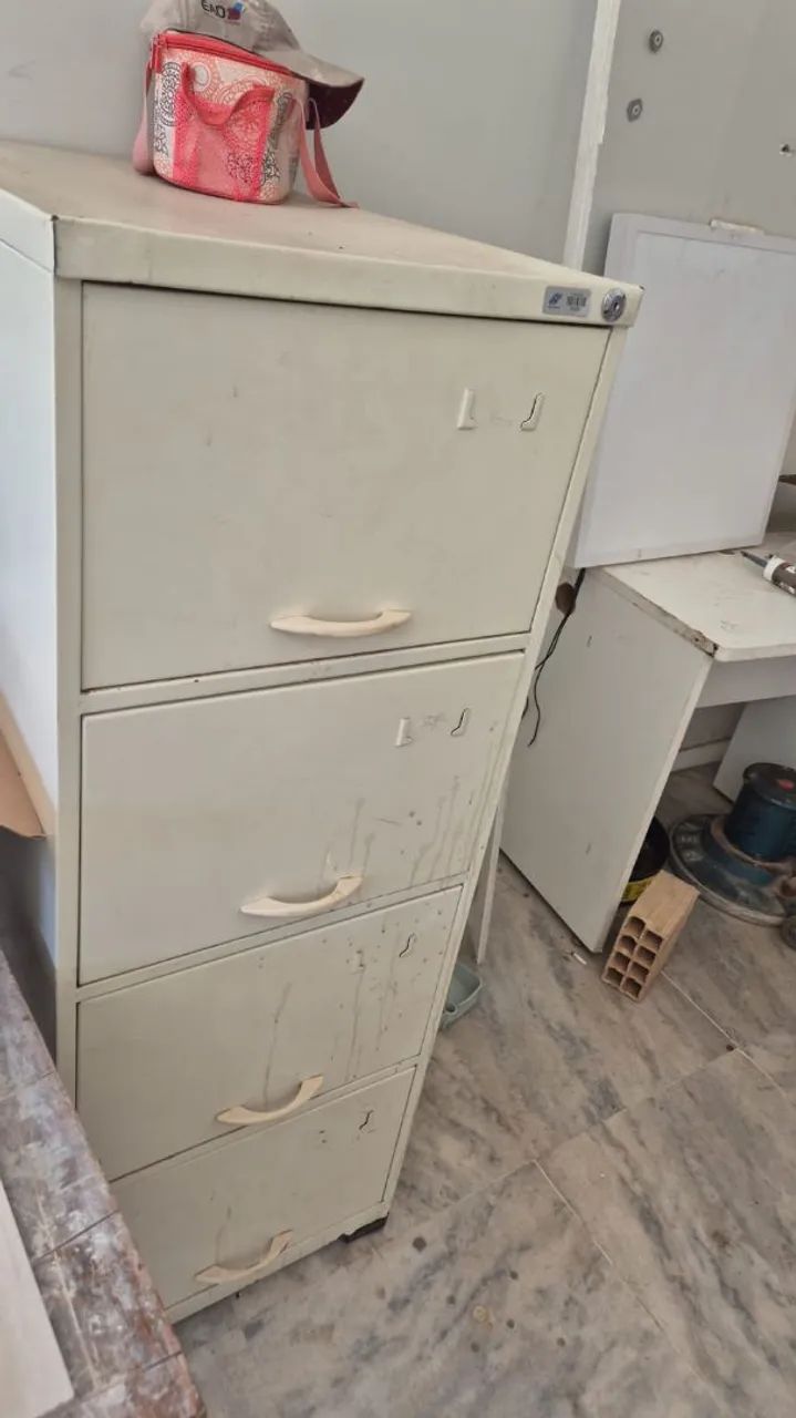 Vende-se armário gaveteiro - Foto 4