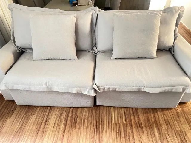 Sofá retrátil em linho