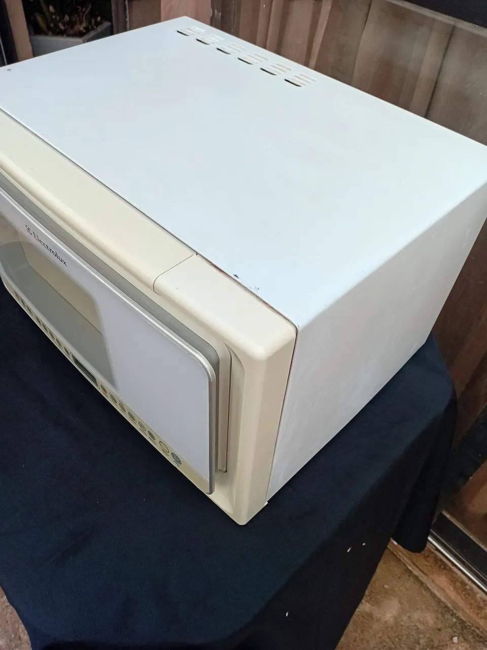 Microondas  eletrolux 31l - Foto 3