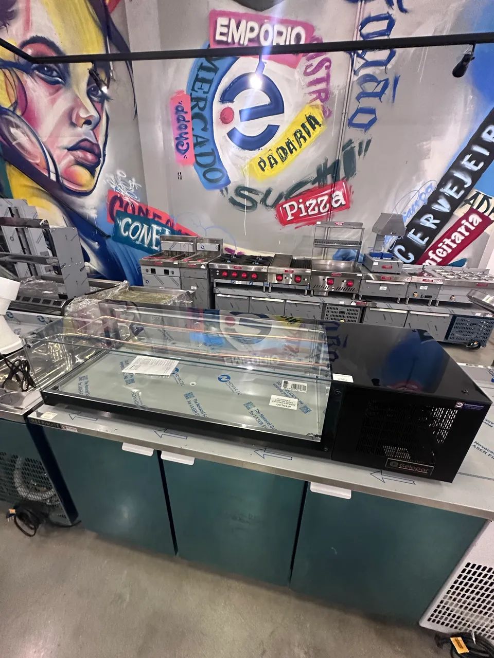 Vitrine sushi 1.5M preta Gelopar 