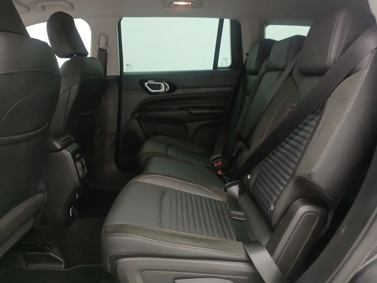 Jeep Commander Limited T270 1.3 TB Flex Aut., foto 17 de 18