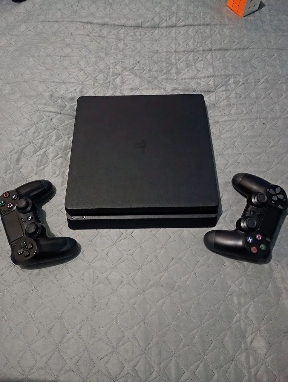 PS4 slim com dois controles  - Foto 2