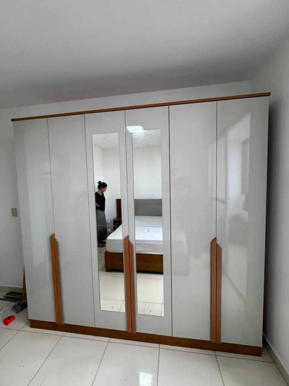 Guarda roupa 100 % Mdf com espelho 