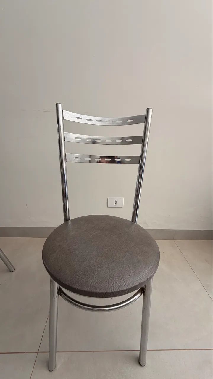 Conjunto mesa e 6 cadeiras - Foto 2