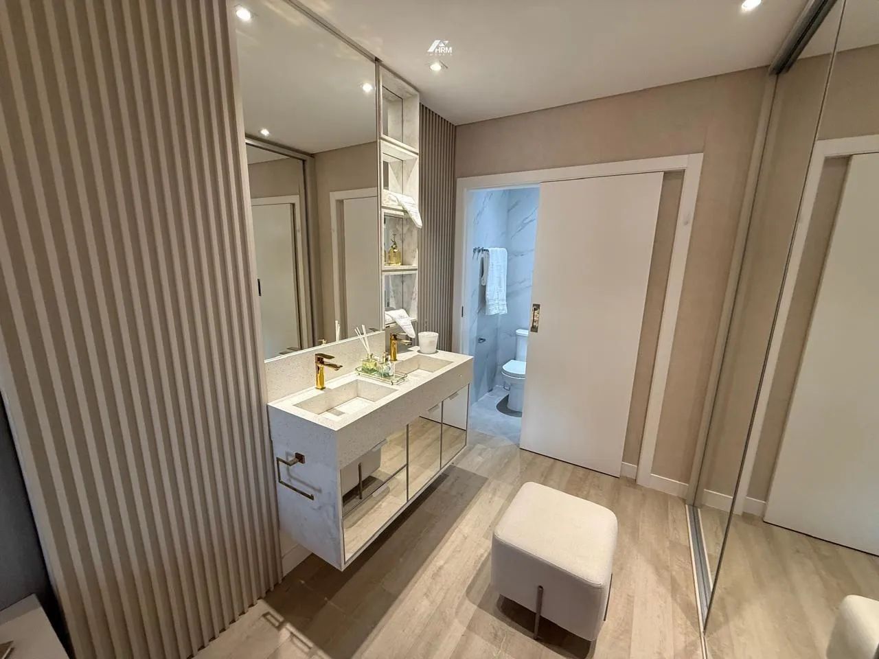 Apartamento na Praia Brava com 03 suítes. - Foto 3
