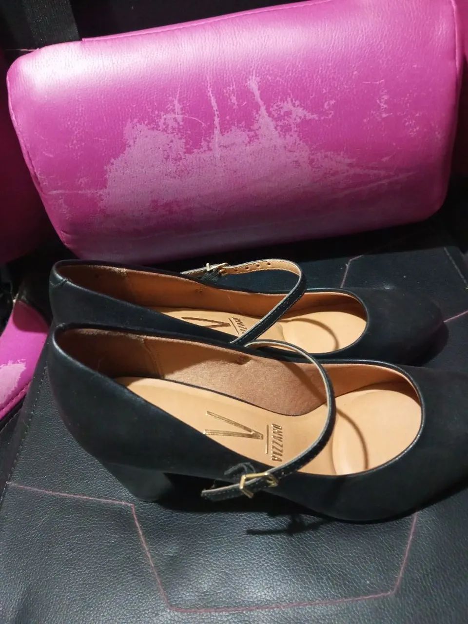 Sapatos e sandálias  - Foto 4