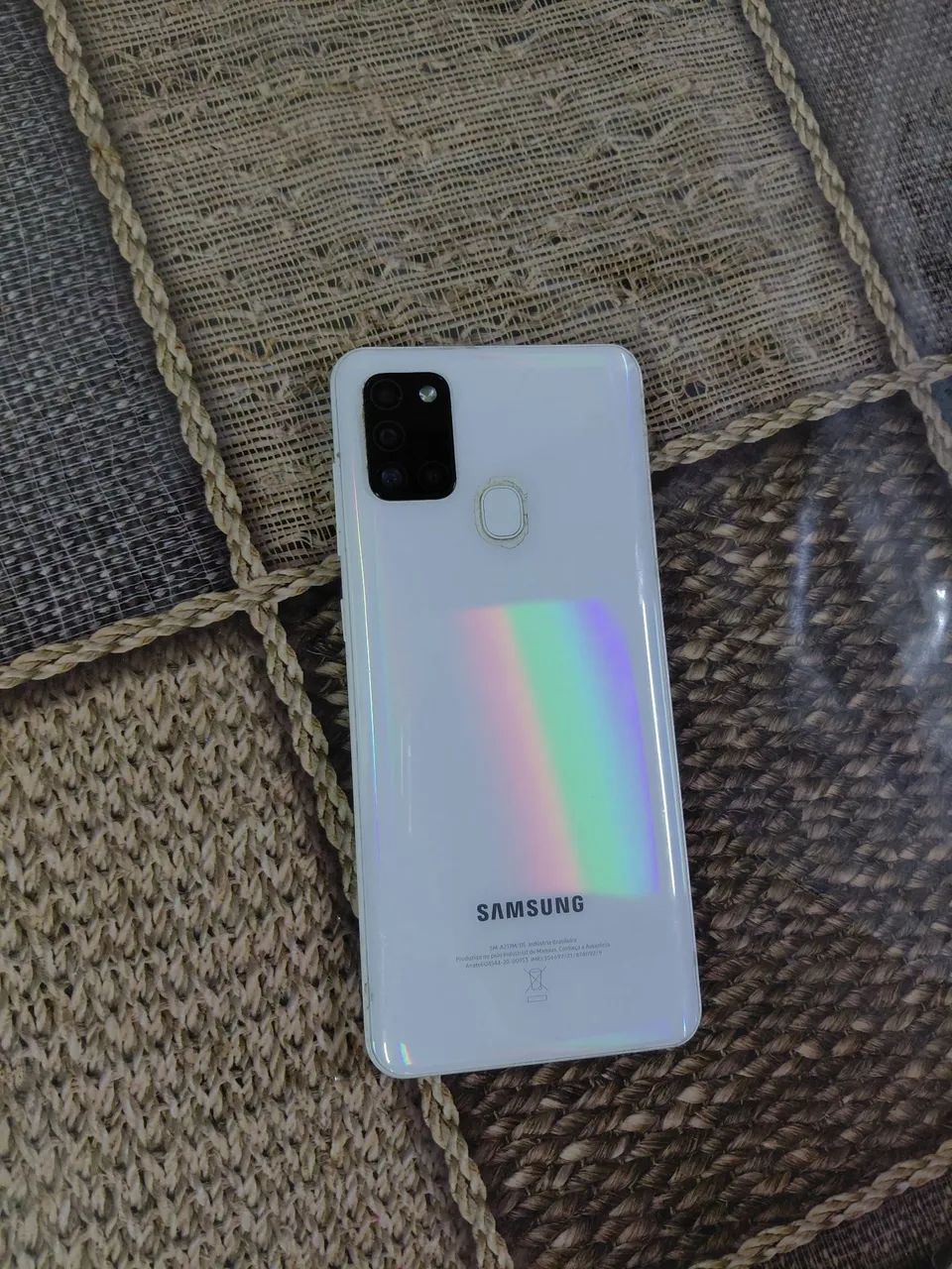 Vendo um celular A21 Samsung. 