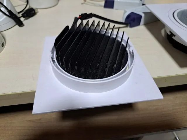 Vendo 01 Spot Duplo de Embutir e 03 Spots Quadrado Monobloco LED COB Diamante 12W - Foto 5
