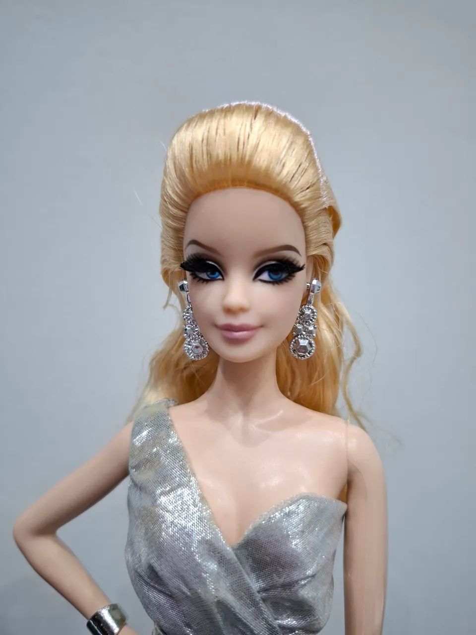Boneca barbie collector the look