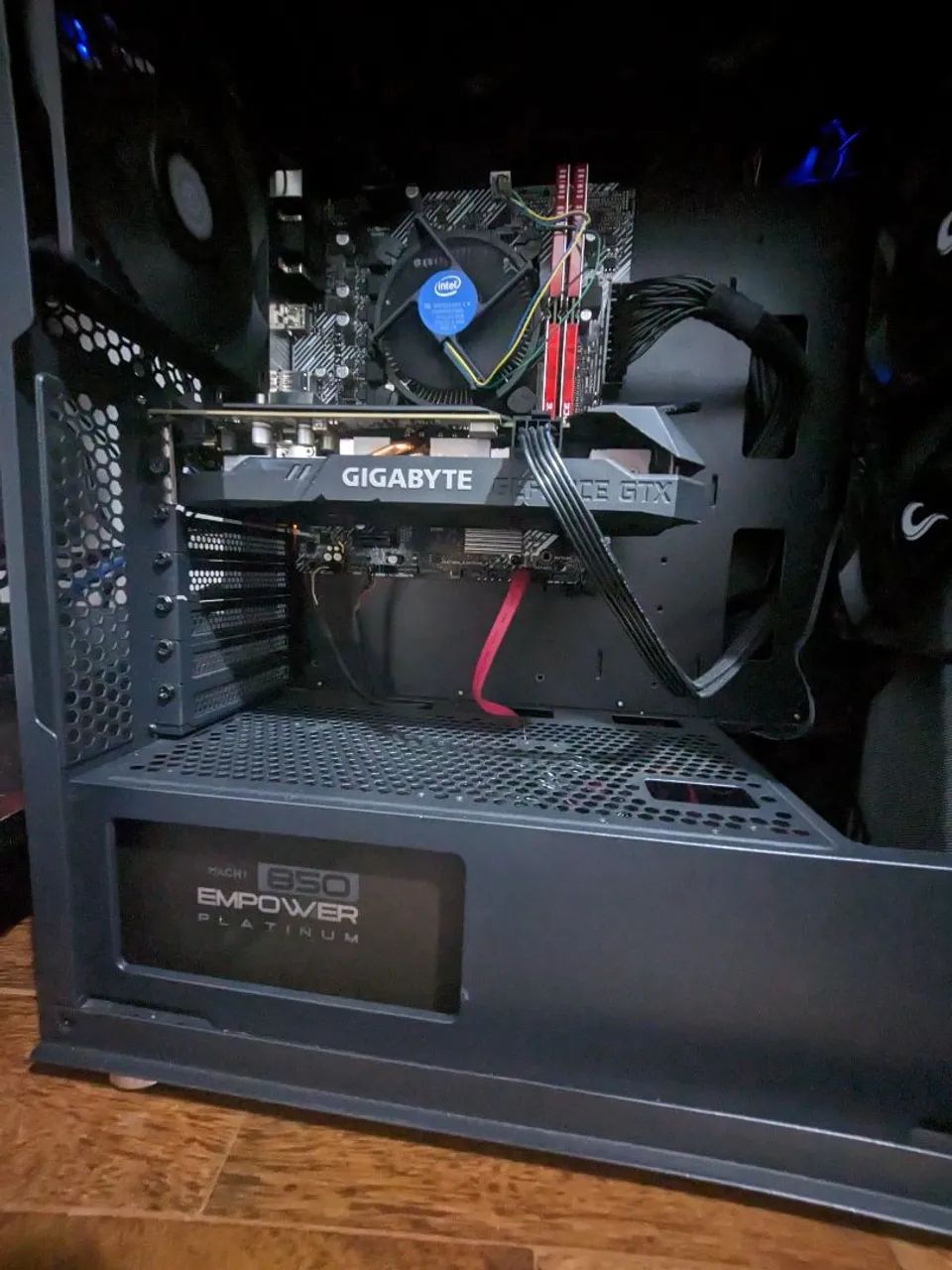 Placa de vídeo GTX 1660 SUPER  em Ótimo estado!