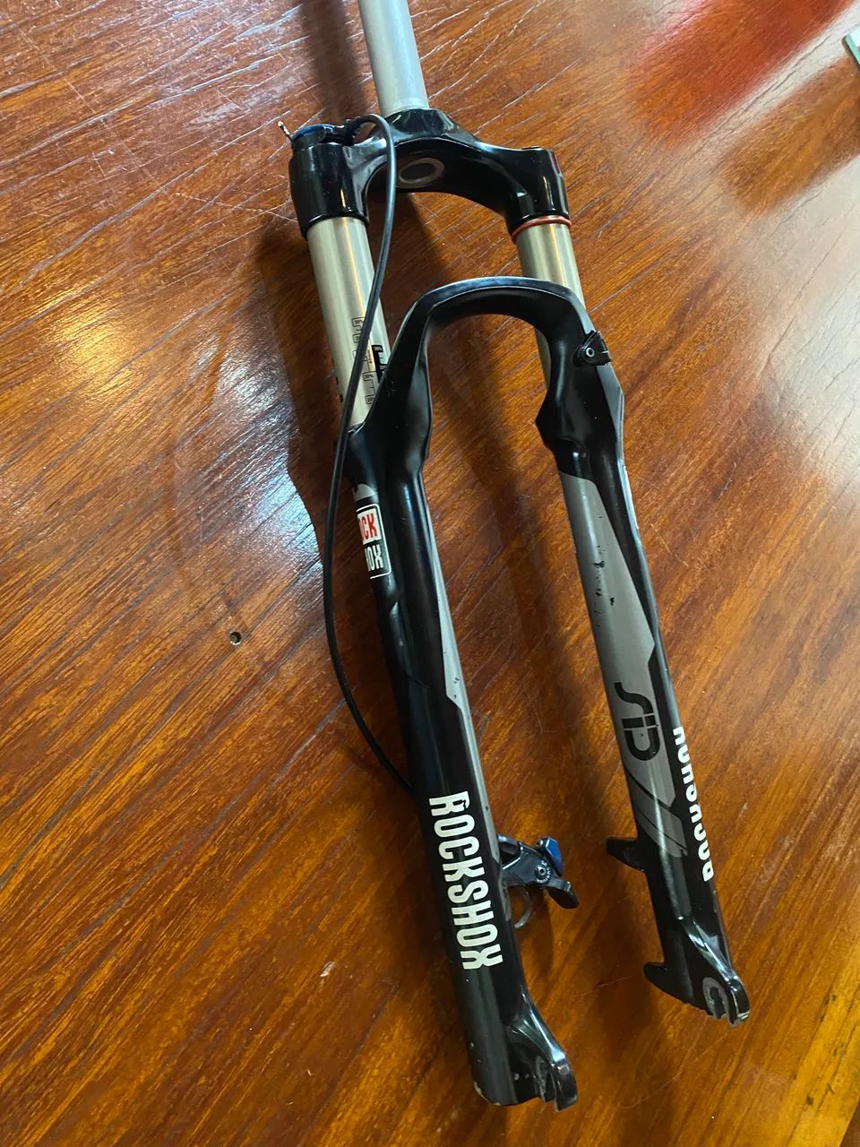 Suspensão Rock Shox Sid Aro 29 não Boost - Foto 4